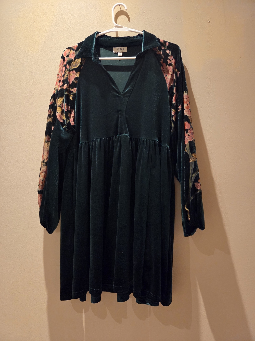 0MGEE Dark Green Velvet Dress with Pink Floral Sleeves